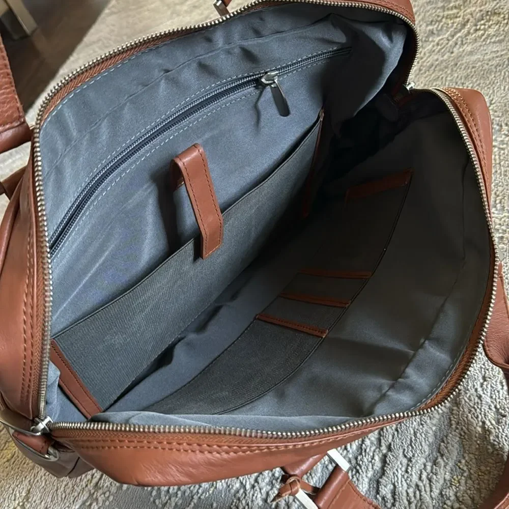 BUGATTI MANHATTAN LEATHER SLIM 15.6